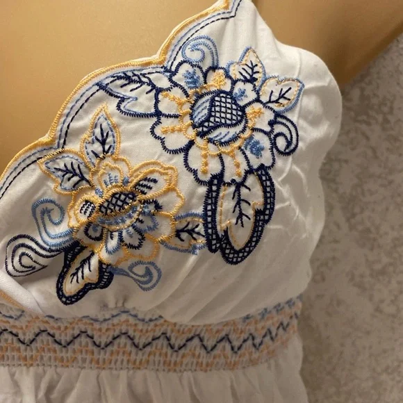 HeartSoul White and Navy Floral Tank Top - Picture 3 of 16